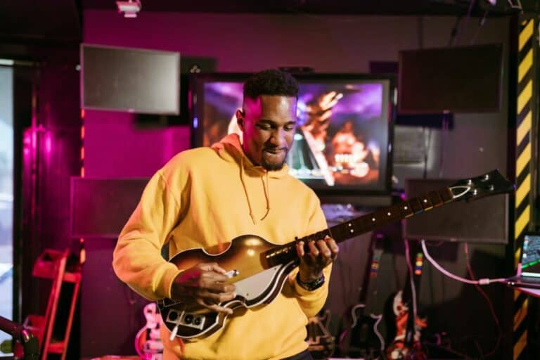 Can You Play Guitar Hero On Xbox One All Stringed