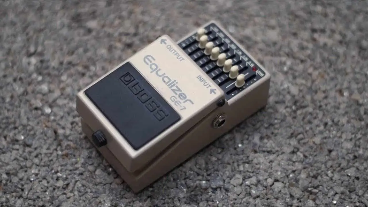 Where To Put EQ On Pedalboard? All Stringed