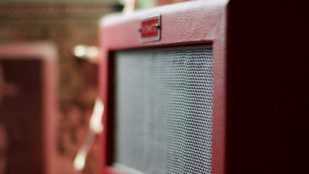 How To Connect Two Guitar Amps Together All Stringed