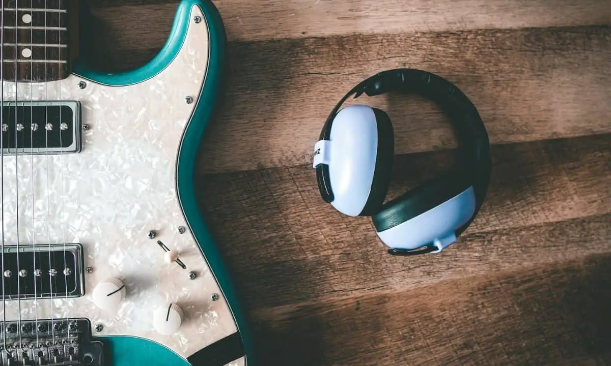 how to connect wireless headphones to guitar amp