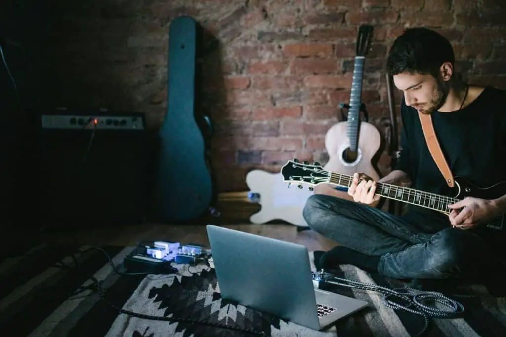 How To Overdrive A Tube Amp At Low Volume All Stringed