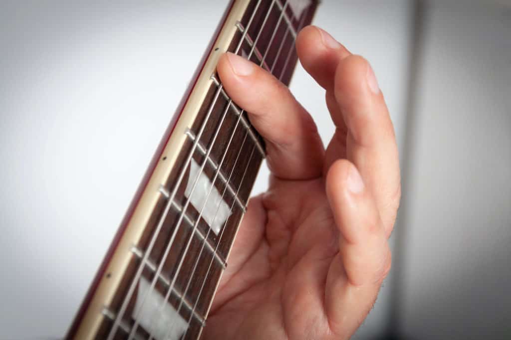 how to play bar chords