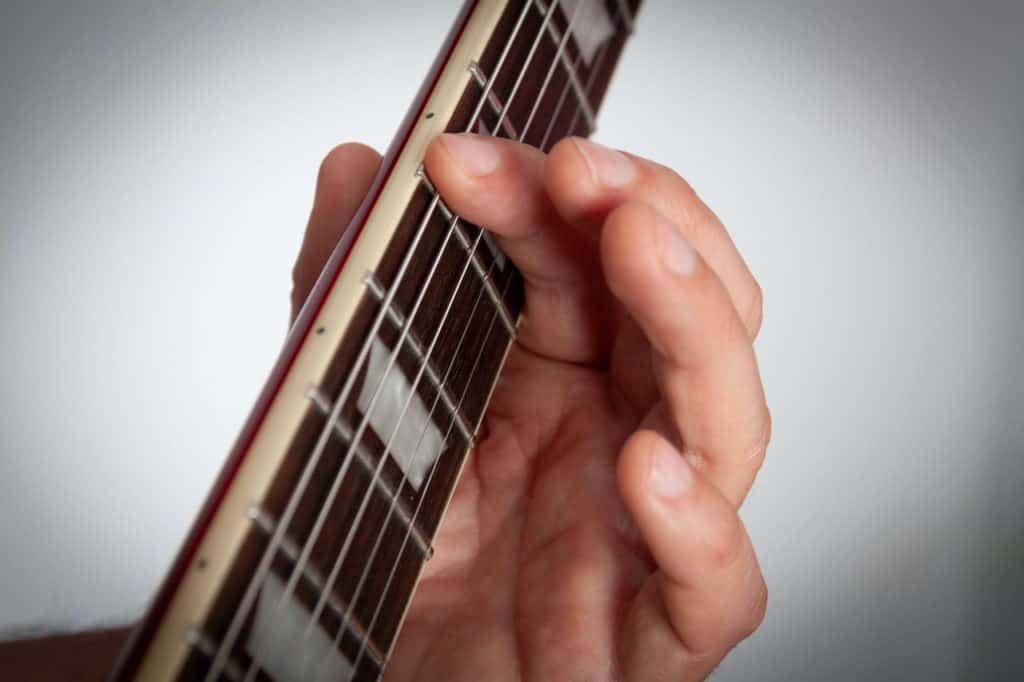 how to play bar chords-2