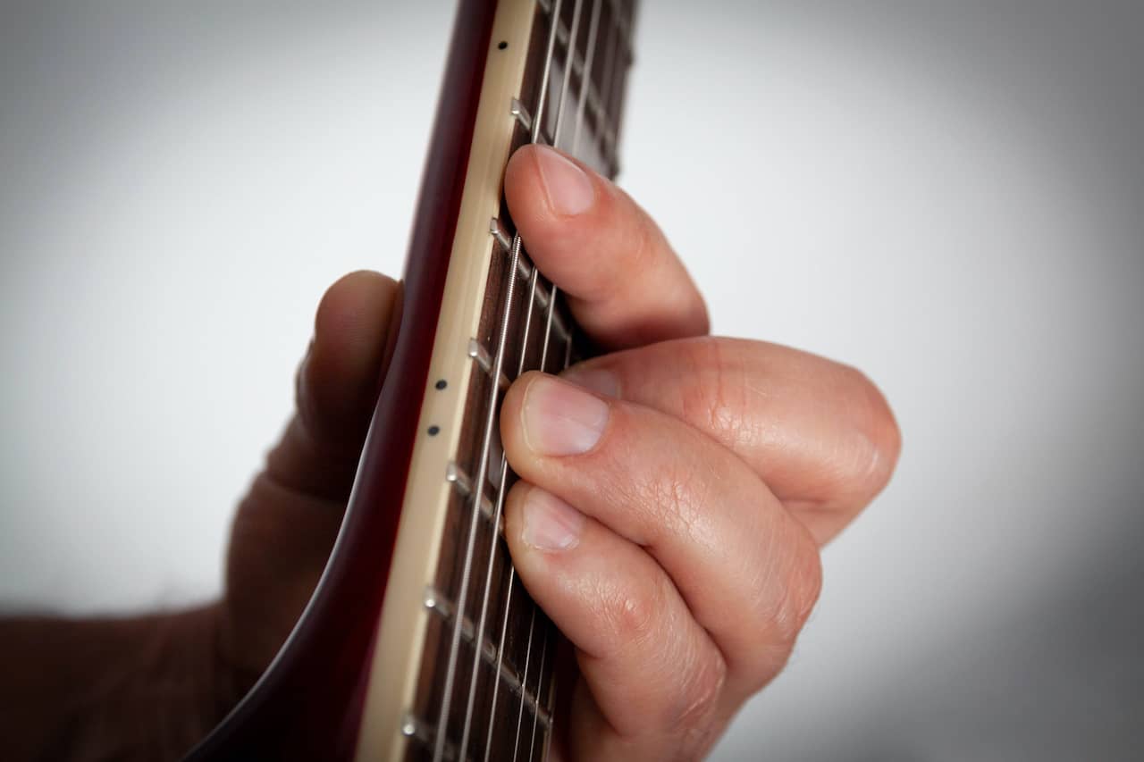 How To Play Bar Chords Easily All Stringed