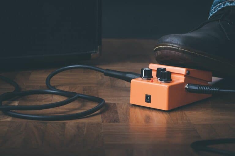 How To Turn Distortion On Guitar Amp All Stringed