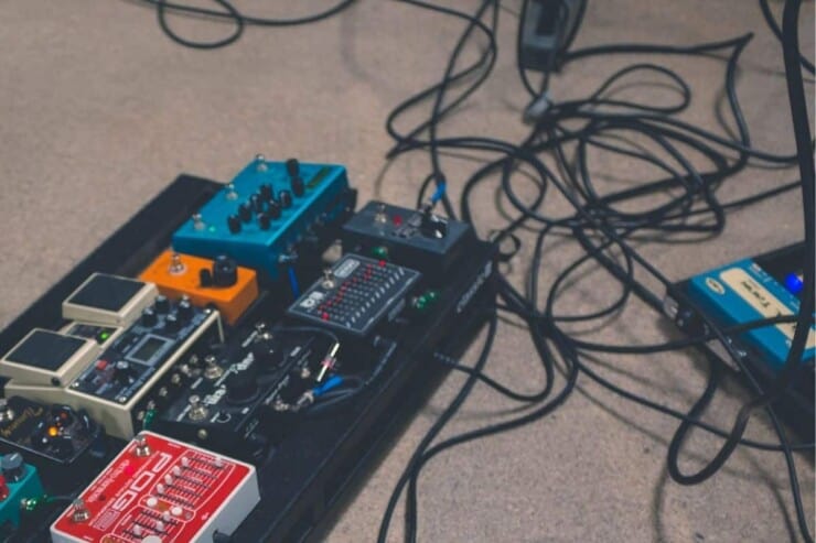 how to wire a pedalboard