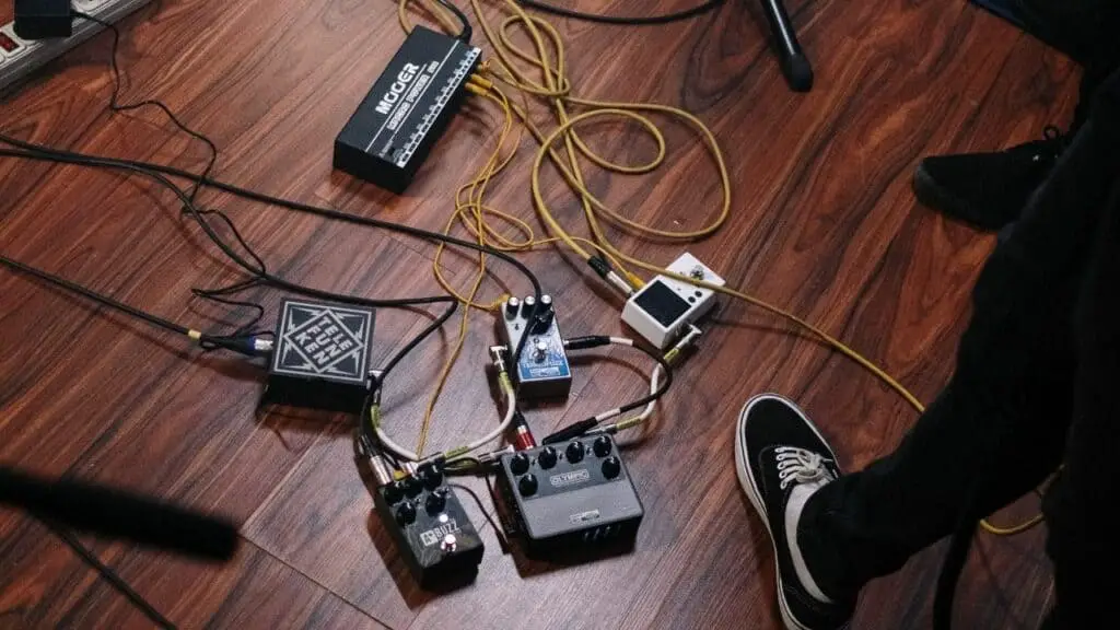 Where Does Looper Go In Pedal Chain? All Stringed