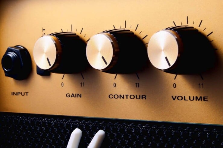 what is contour on a guitar amp