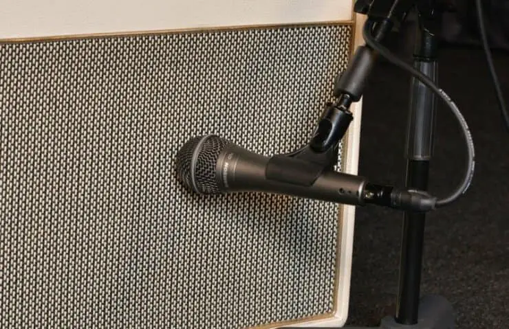 what is the best way to mic a jazz amp