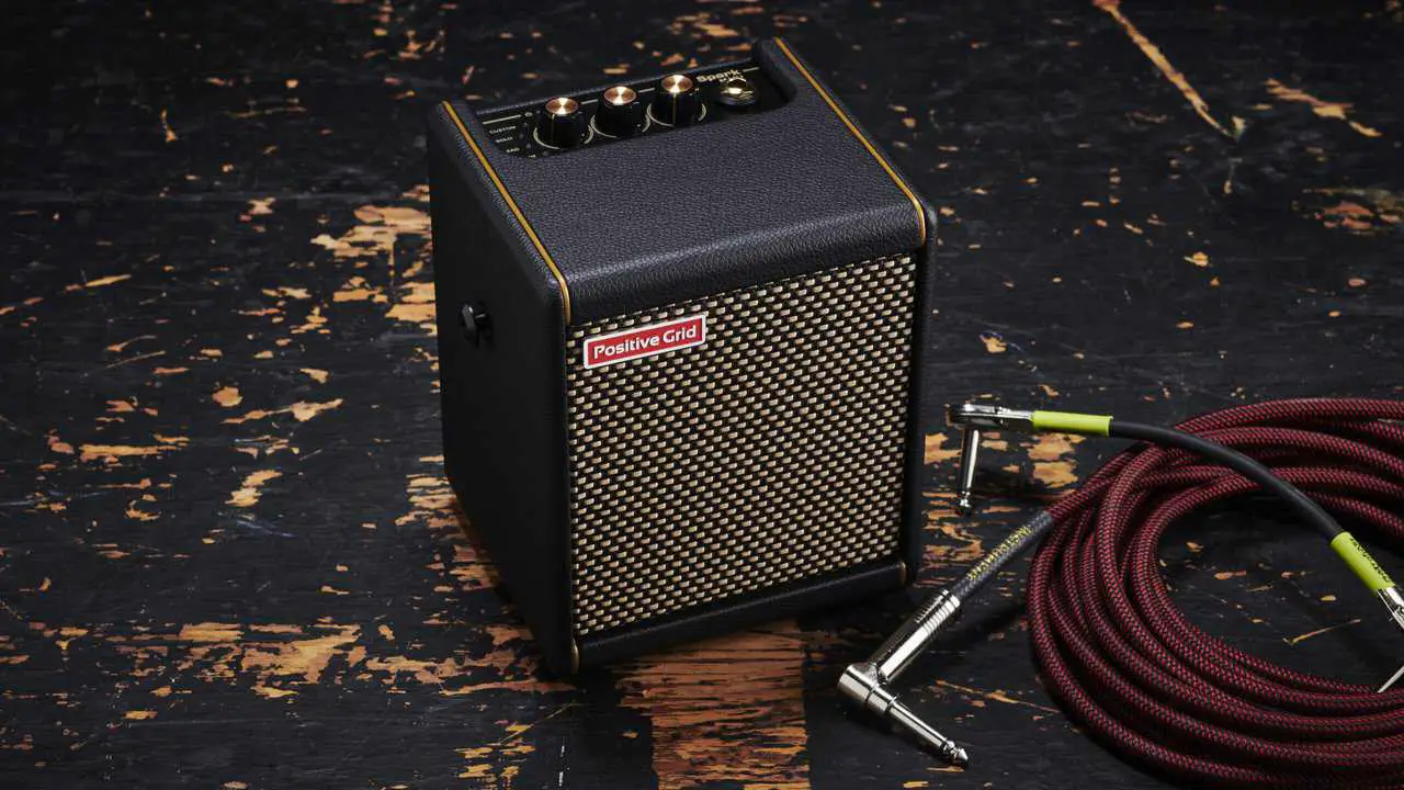 What Is The Difference Between A Mini Guitar Amp And A Regular Guitar Amp?