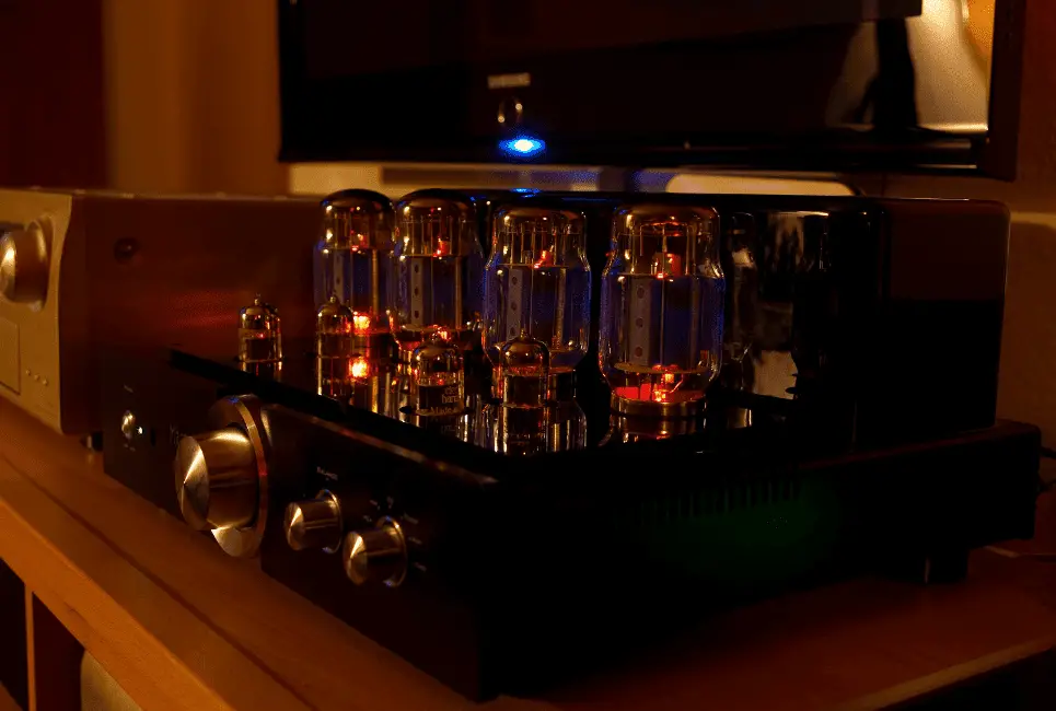What Is The Difference Between A Solid State Amp And A Tube Amp?