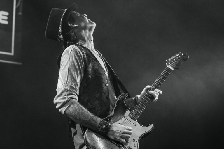 Learn To Play Guitar All Stringed